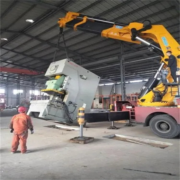 柳北80吨折臂吊车出租附近电话