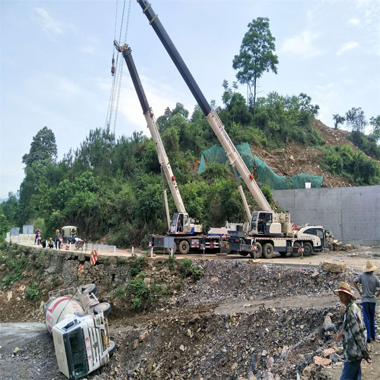 柳北汽车掉沟里叫吊车救援要多少钱